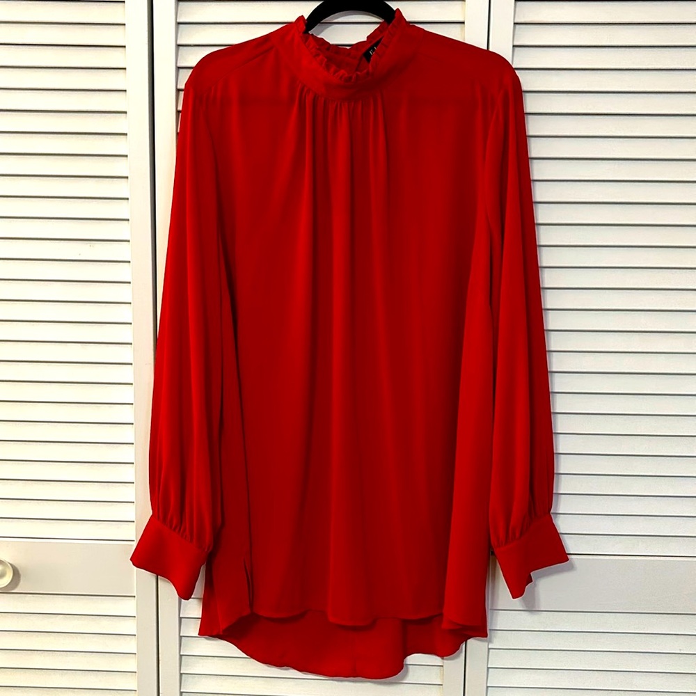 Longsleeve high-neck button cuff blouse